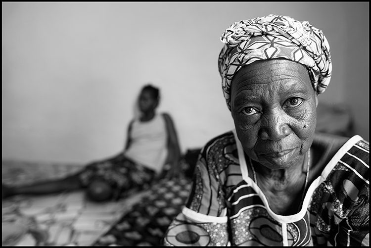Portrait d'une femme âgée, Afrique de l'Ouest